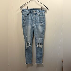 American Eagle Womens 2 Regular Jeans Next Level Stretch light distressed skinny